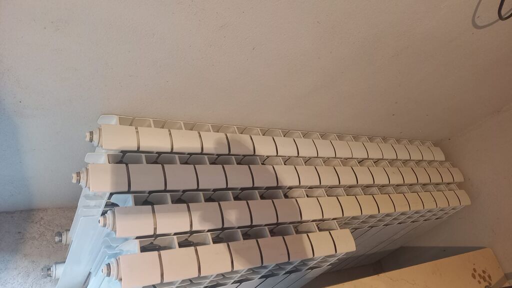 Radiatorlar satilir təp təzədir 1 qiş işlənib 61 əd seksiyadir — Radiatorlar, Saray (3)