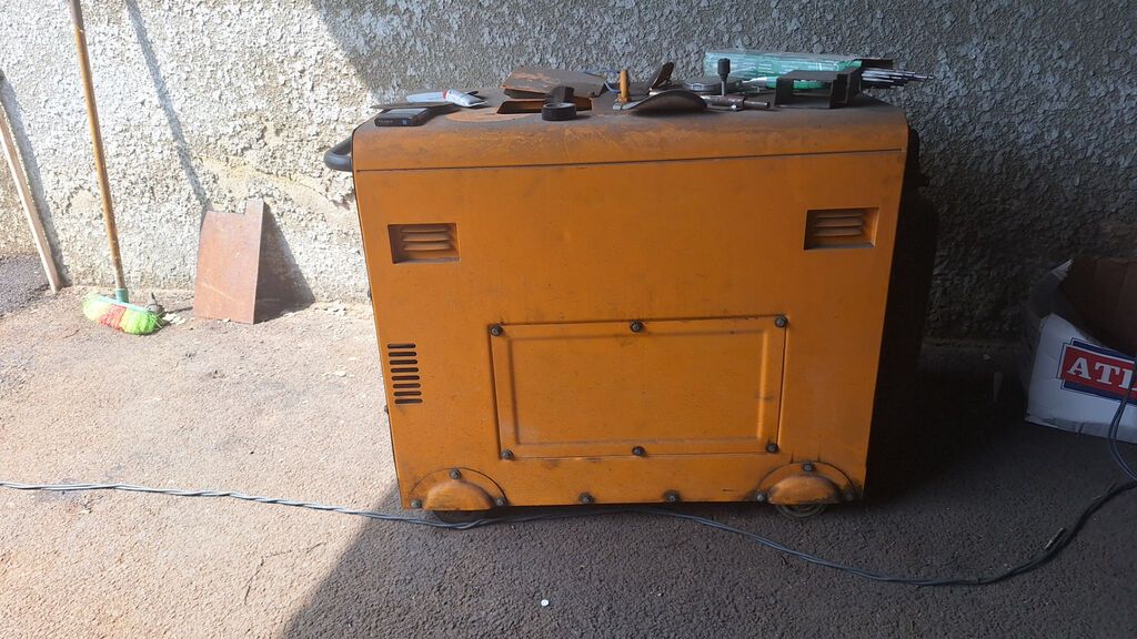 Generator satilir 1100 etrafli melumat.ucun 070 734 39 39 — Mallar, Bakı (4)