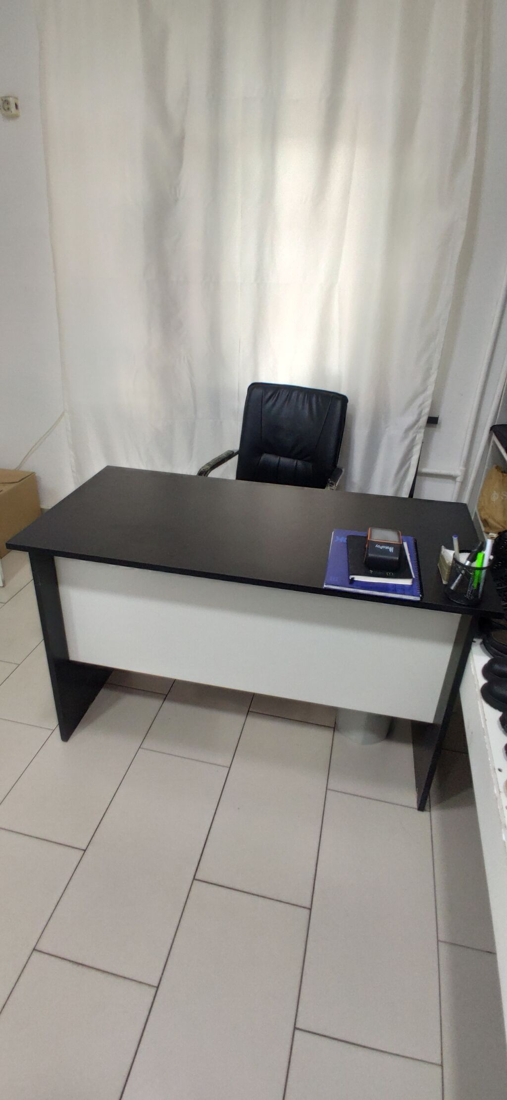 Ofis masası və kreslo Satilir Ehmedlide magazada yerlewir bawqa — Ofis mebeli, Bakı
