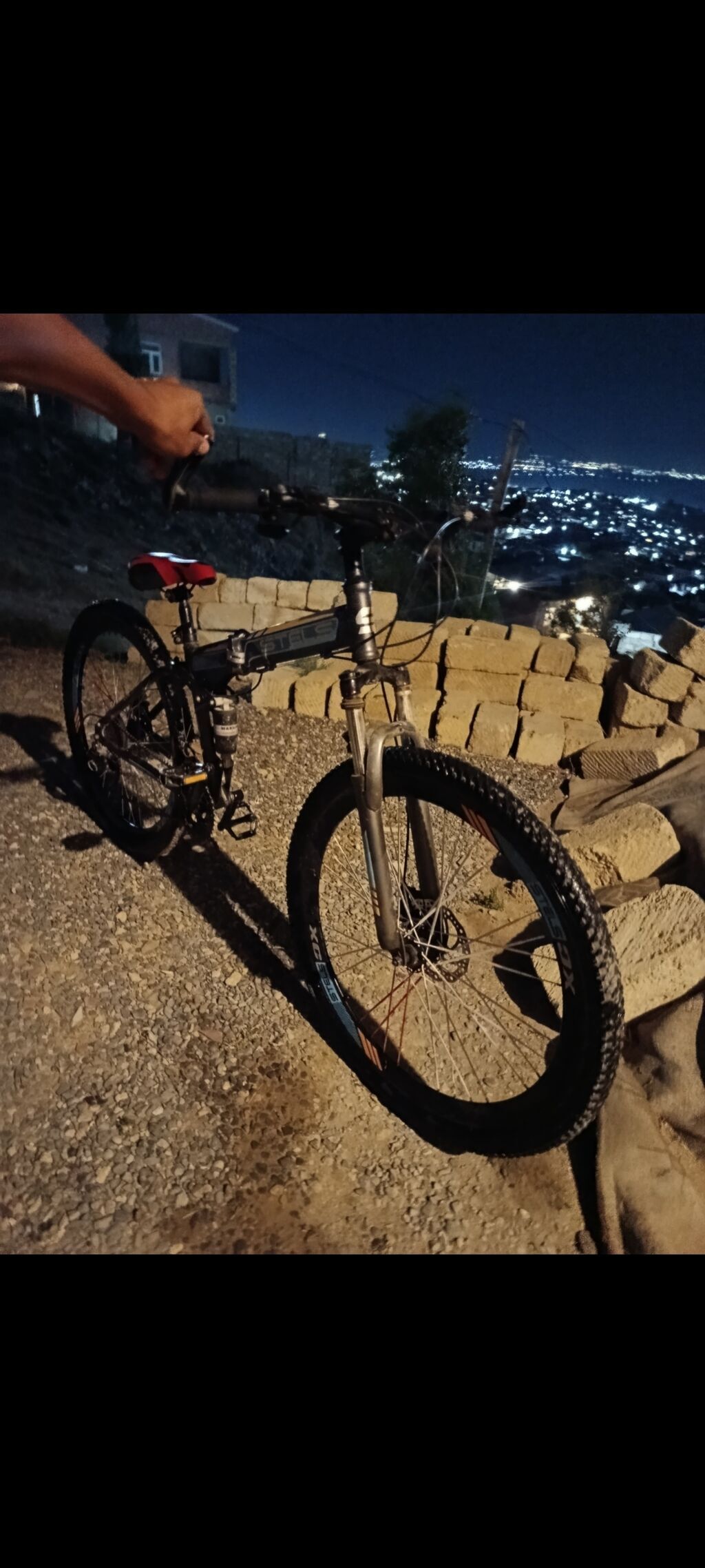 29 ölçülü dağ velosipedi. Şəkillərdə göründüyü kimi qara rəngli — Dağ velosipedləri, Xırdalan (2)