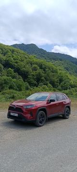 Toyota RAV4, 2.5 L, 1.6 kWh, 2022 il, 47 000 km — Автомобили