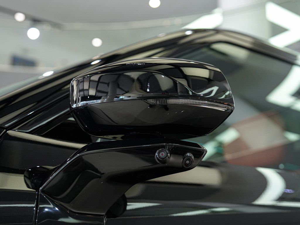 Lynk & Co 900, 2.0 L, 52.38 kWh, 2026 il, yeni — Avtomobillər (12)