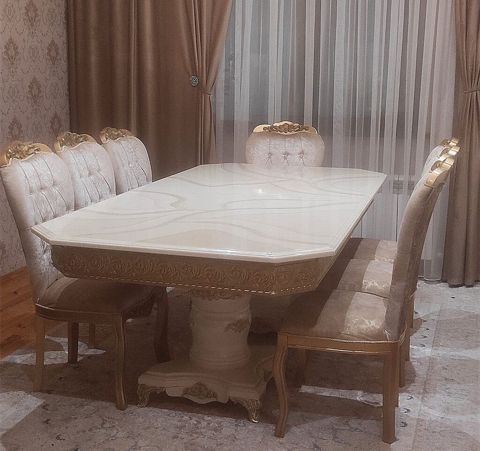 Masa desti 8 oturacaq ile 880azn satilir m. Riyad ticarət merkezinden