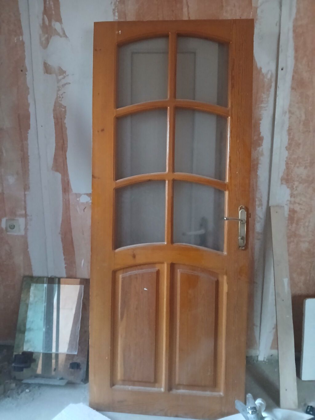 Fındıq ağacından hazırlanıb.Çoox keyfiyyətli qapılardı, bu qapıdan 3 — Mallar, Bakı