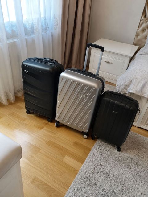 3 eded camadan satilir böyüklər 50 manata kicik 40 manata .Boyuk 23