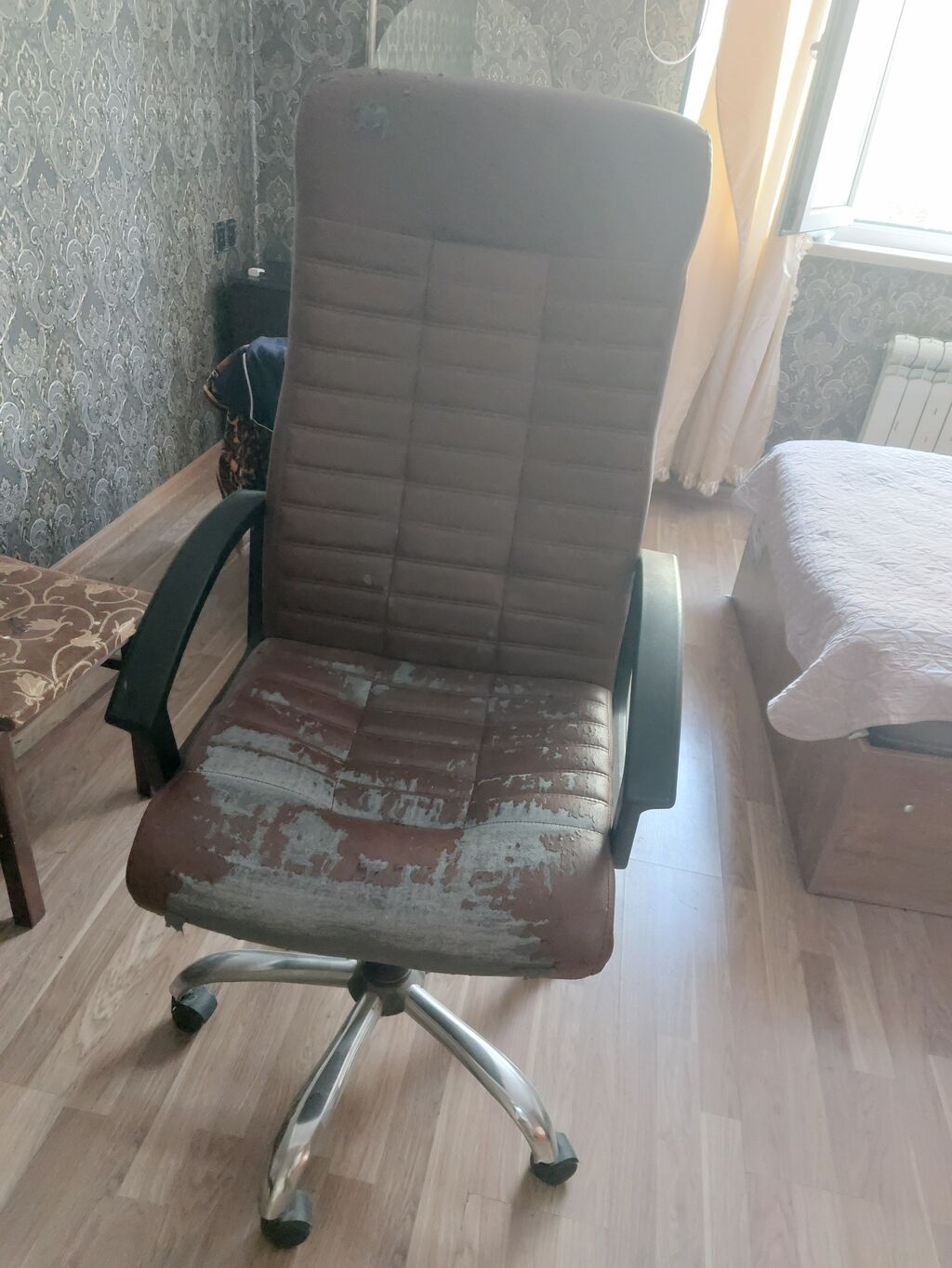 İşlənmiş, Təkərli, Qolları tənzimlənmir, Süni dəri — Ofis mebeli, Bakı (2)