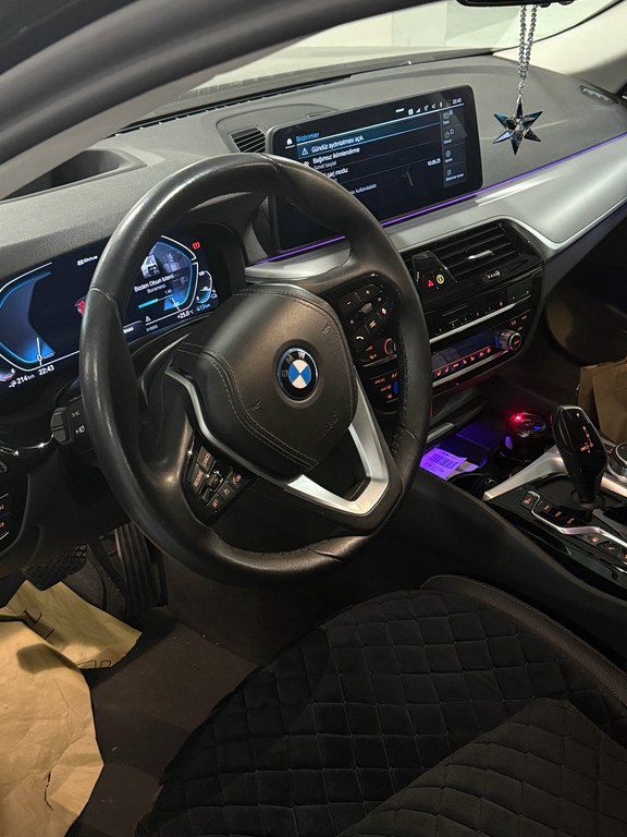 BMW 530e, 2.0 L, 12 kWh, 2023 il, 32 000 km — Avtomobillər, Bakı (4)