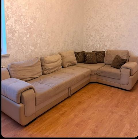 Endirimm. künc divan satılır 350 azn.Ölçü:2×3 m.Açılır,bazası