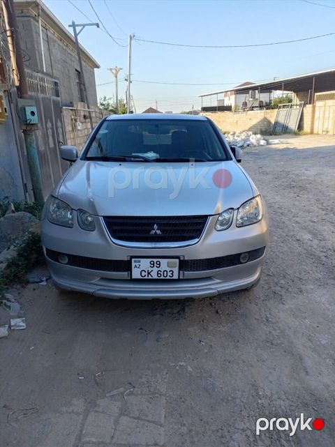 Mitsubishi Airtrek, gümüşü rəng, 5 qapılı krossover/SUV. Texniki və
