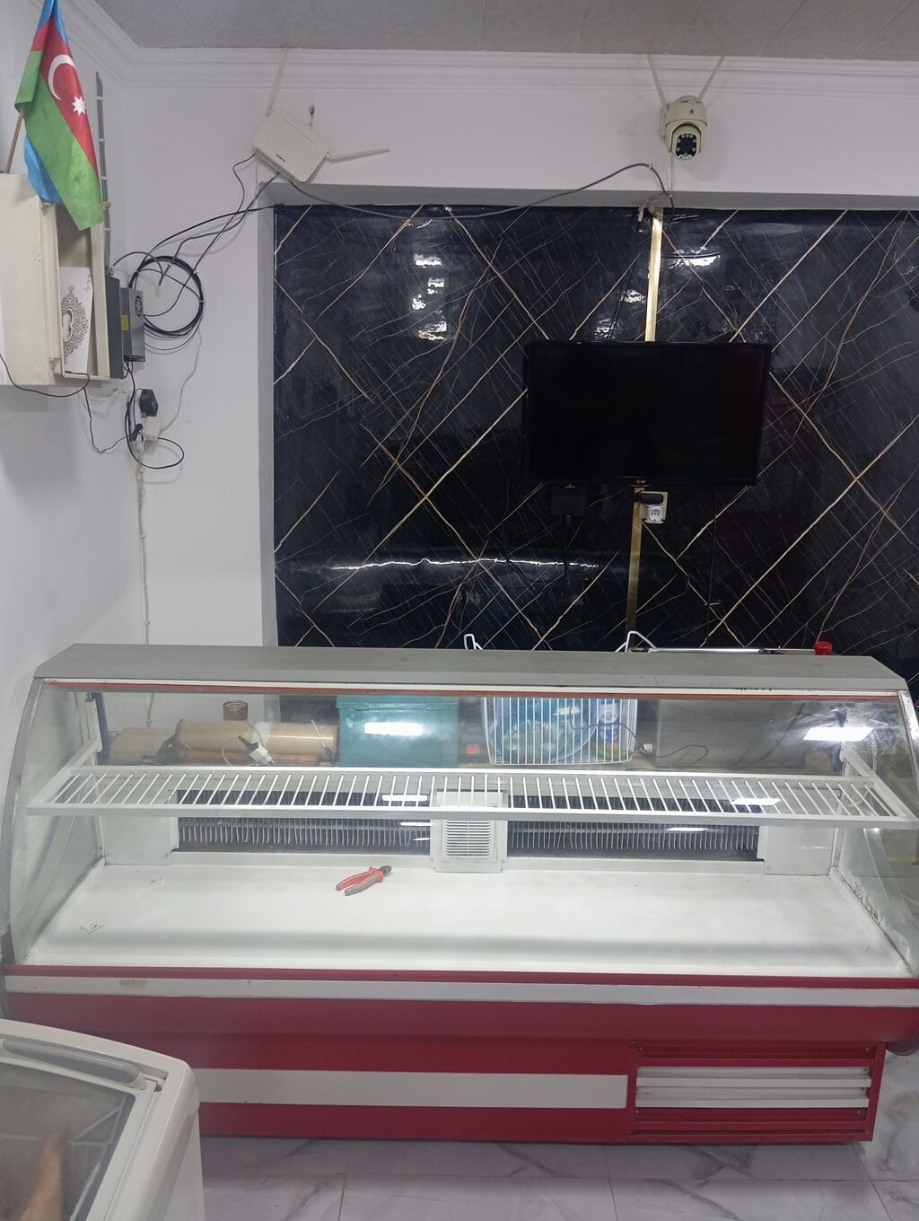 Soyuducu vitrin satılır. Ticarət obyektləri üçün nəzərdə tutulmuş — Mallar, Bakı (2)