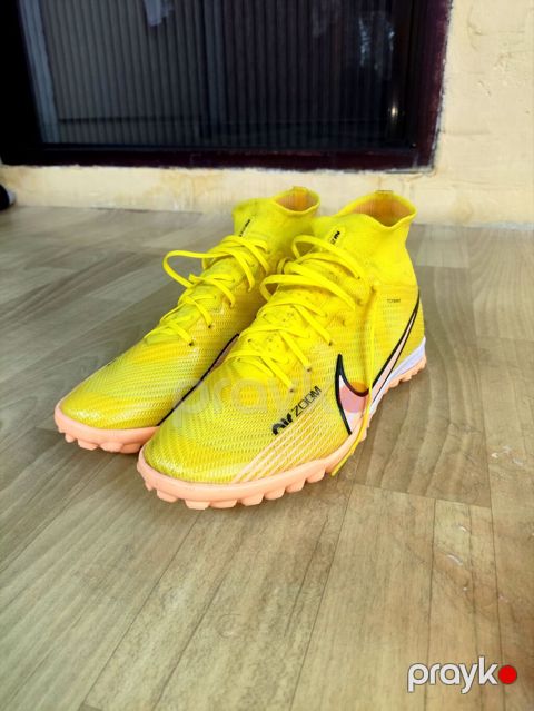 Butslar Nike, Ölçü: 43, Yeni