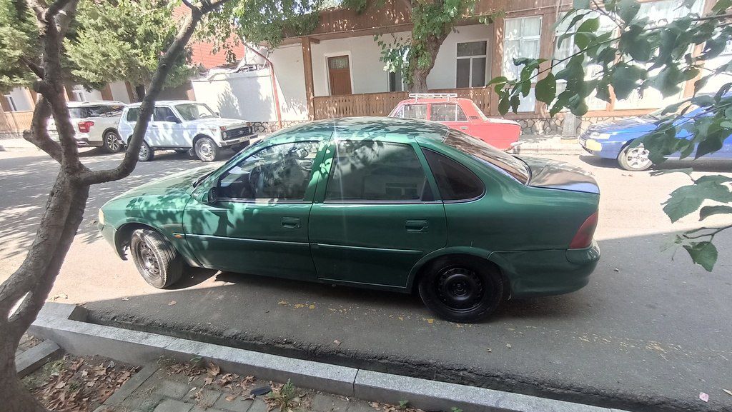 Opel Vectra, 1.6 L, 1997 il, 200 000 km — Avtomobillər, Gəncə (4)