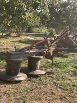 Traktora qoşulan otbiçən aqreqat. Şəkillərdə iki diskli biçin 1.35-dik — Cars