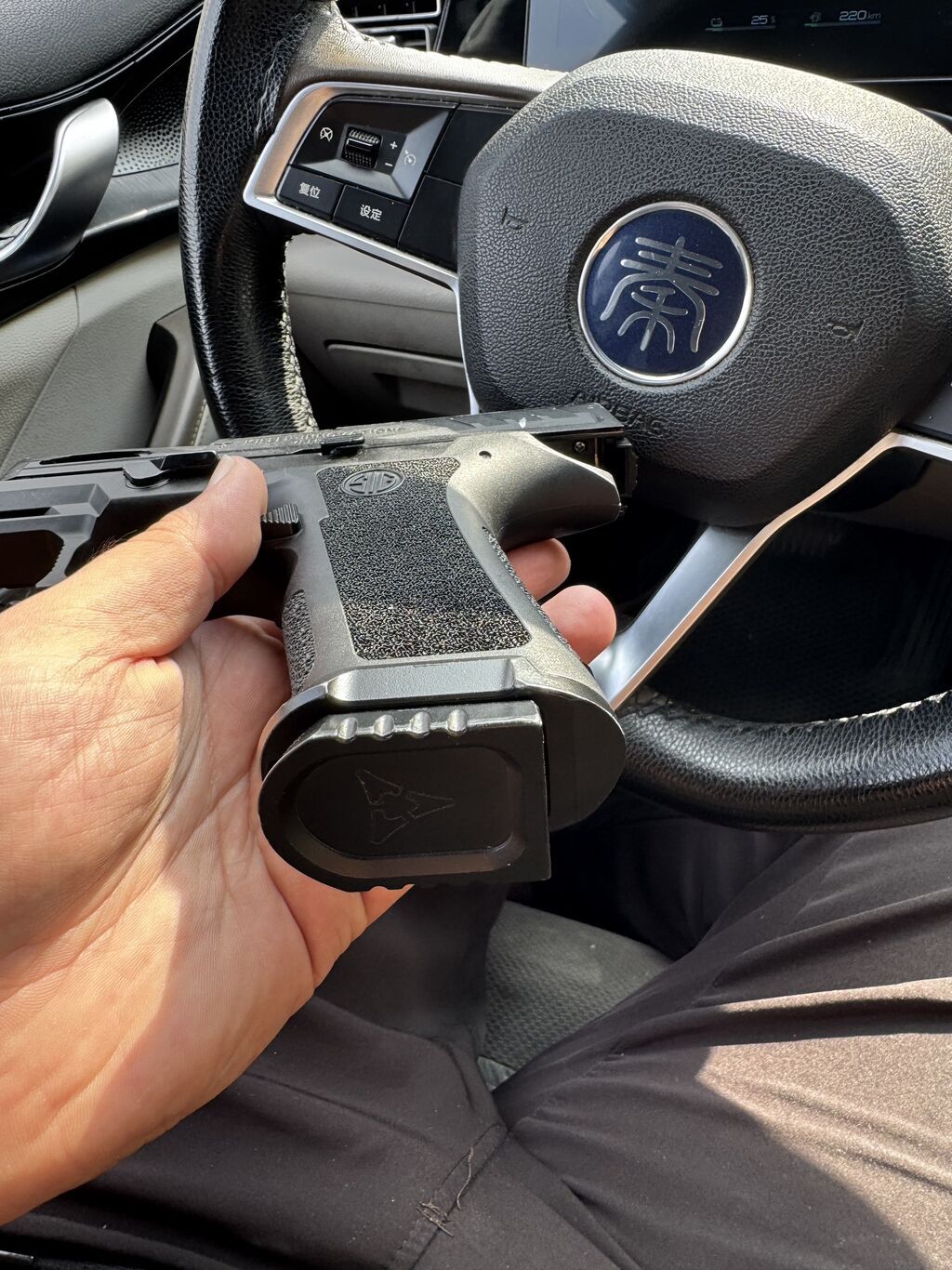 Original airsoft oyuncaq tapança. Korpus üzərində SIG Sauer loqosu və — Oyuncaqlar, Bakı (9)