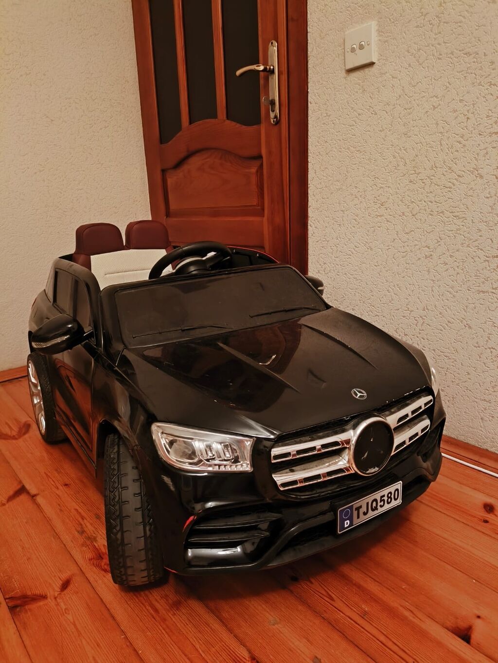 Uşaq maşını. Çox az islenib. Elave akkumulyator verilecek. Yeniden — Mallar, Bakı
