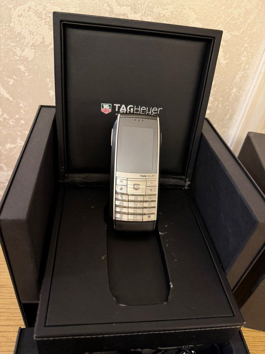 Tag Heuer — Smartfonlar, Bakı