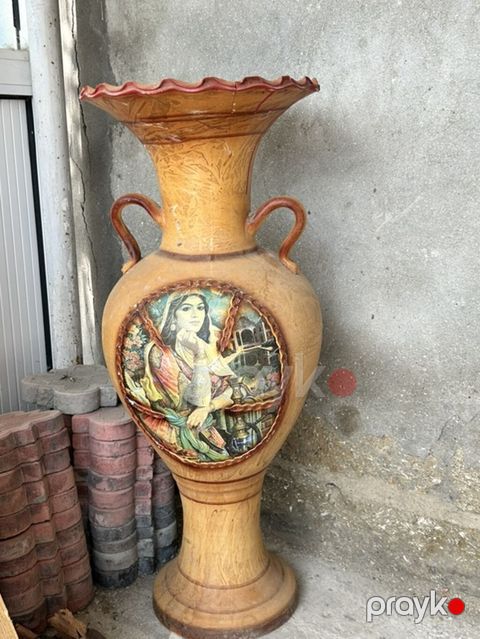 Bir vaza, Keramika