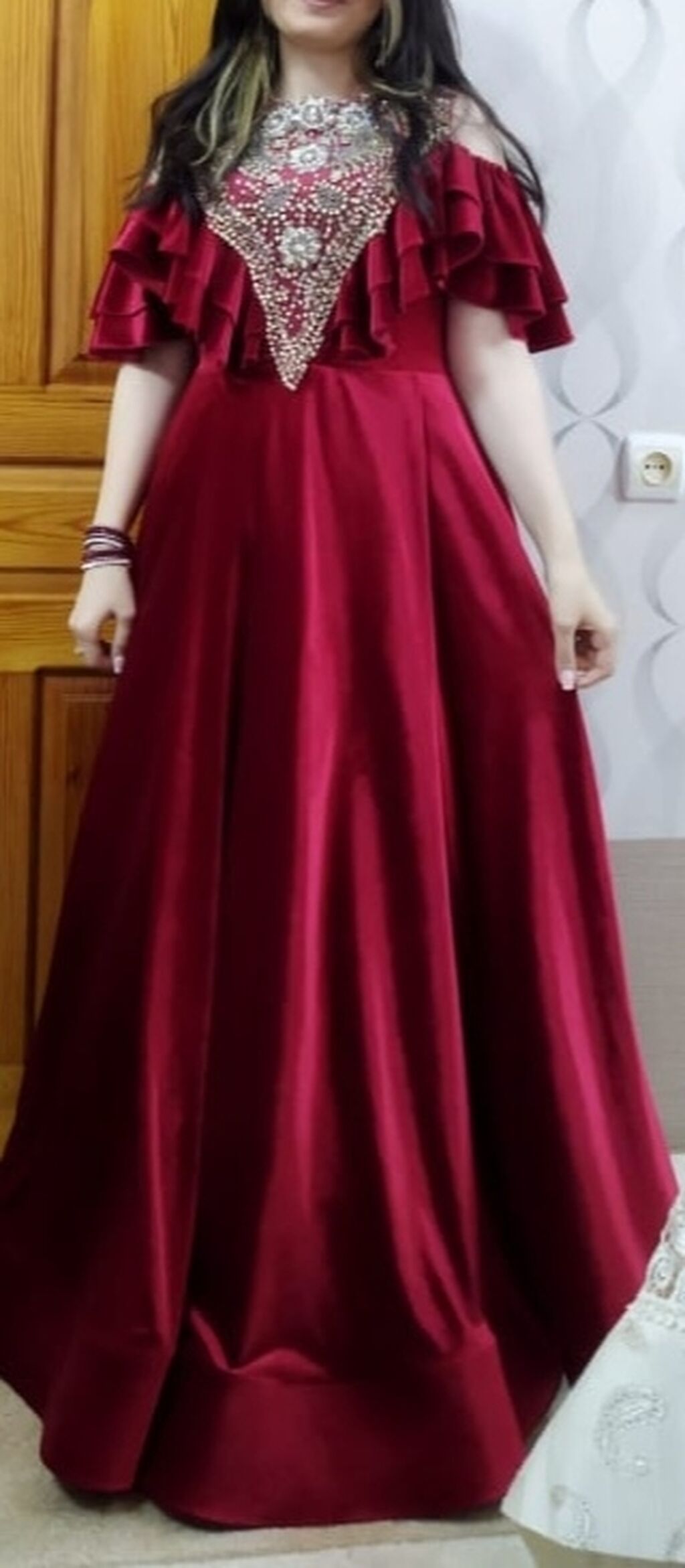 Ziyafət donu, bordo, M — Toy paltarı, Saray