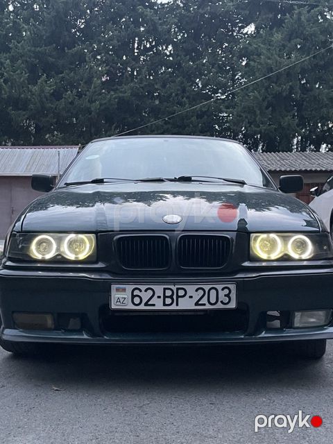 BMW 318, 1.8 L, 1993 il, 390 000 km