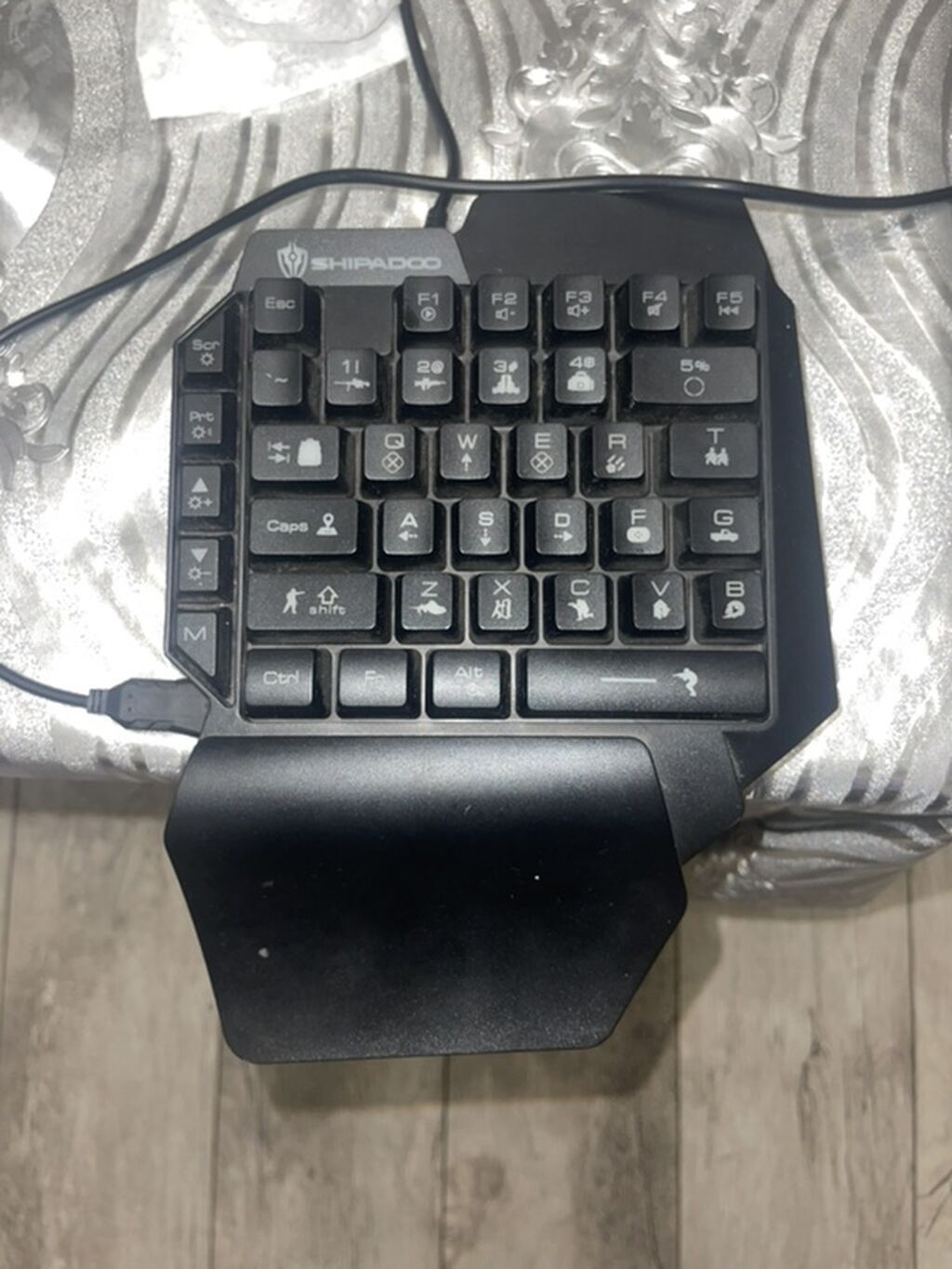 Shipadoo markalı bir əlli oyun klaviaturasıdır. Kompakt quruluşa — Elektronika, Zərdab