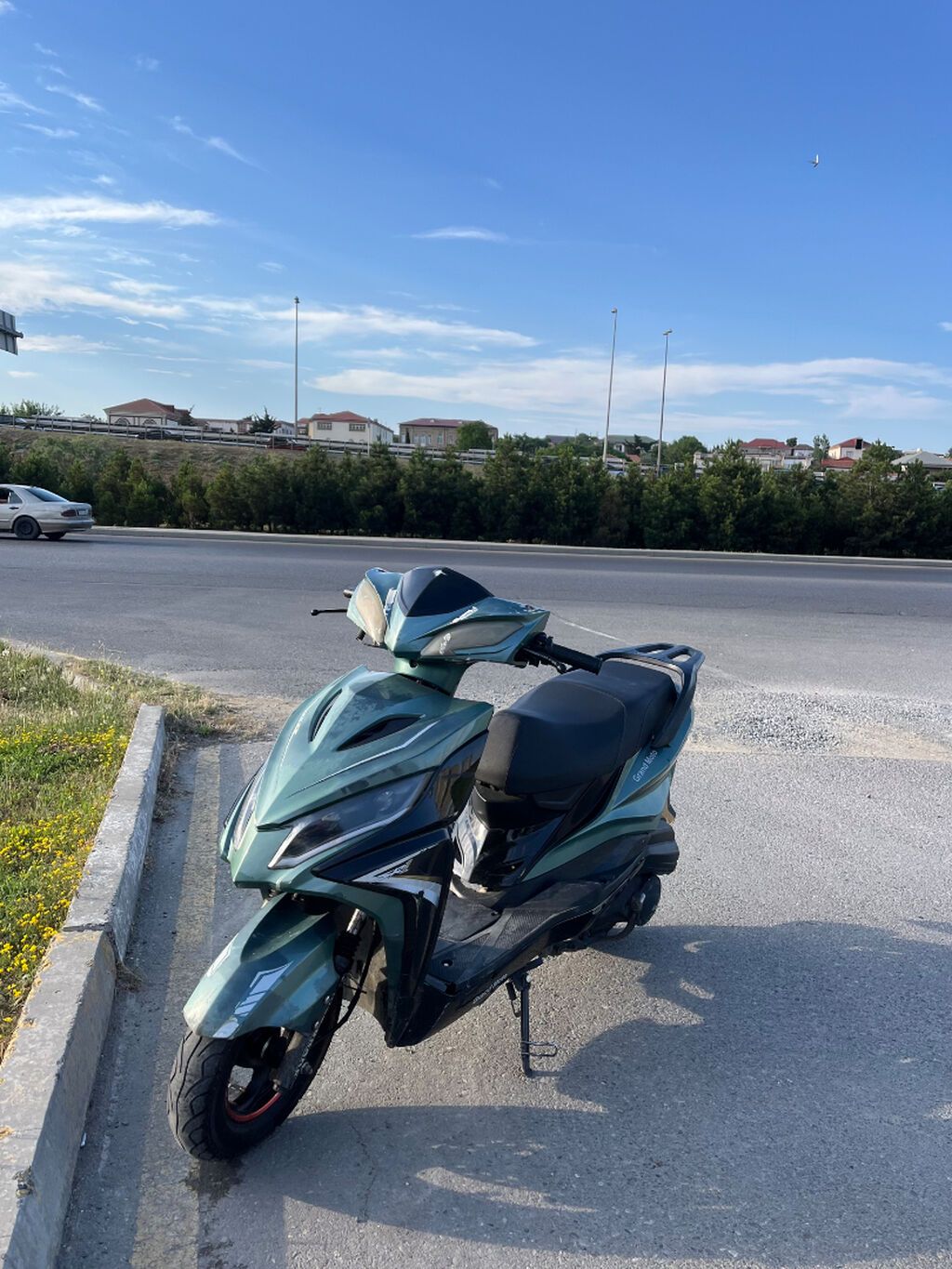 Salam bütün sənədləri qaydasındadı ağ nömrəsi var.125 kubdu.Texniki — Motosikletlər, Bakı (2)