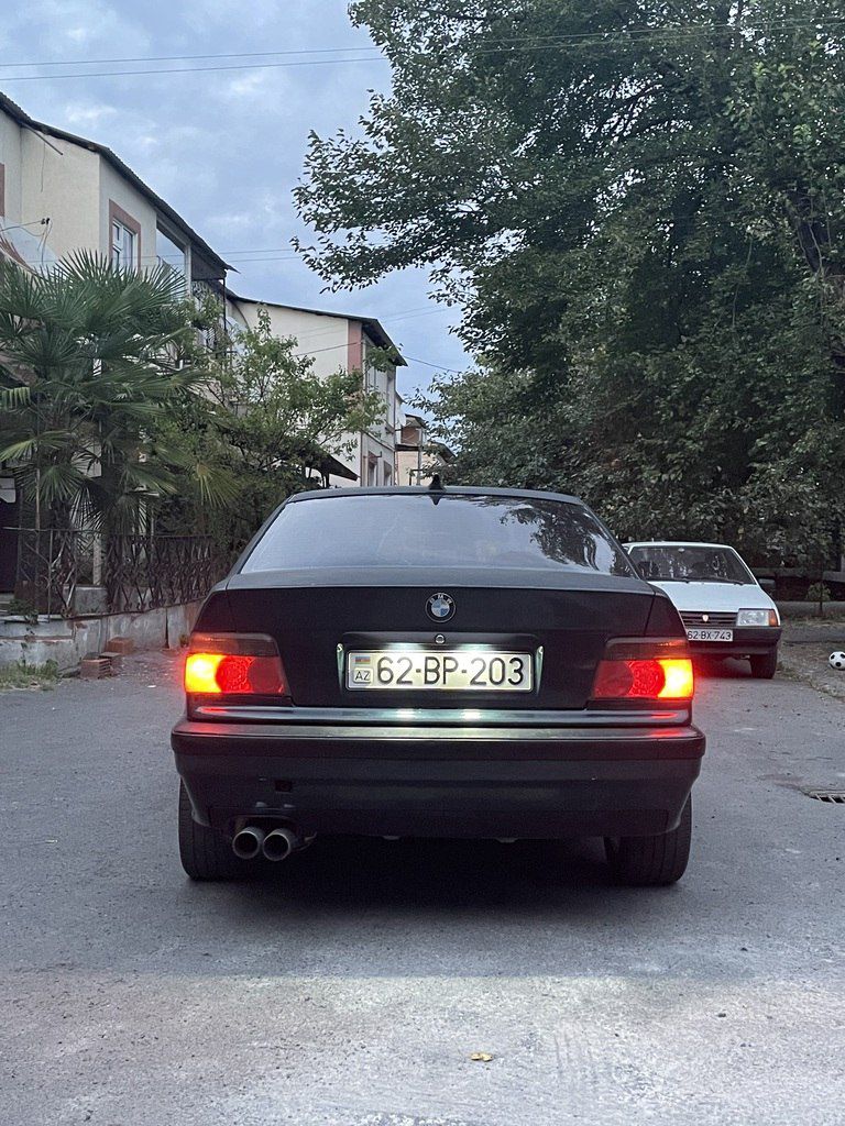 BMW 318, 1.8 L, 1993 il, 390 000 km — Avtomobillər, Zaqatala (11)