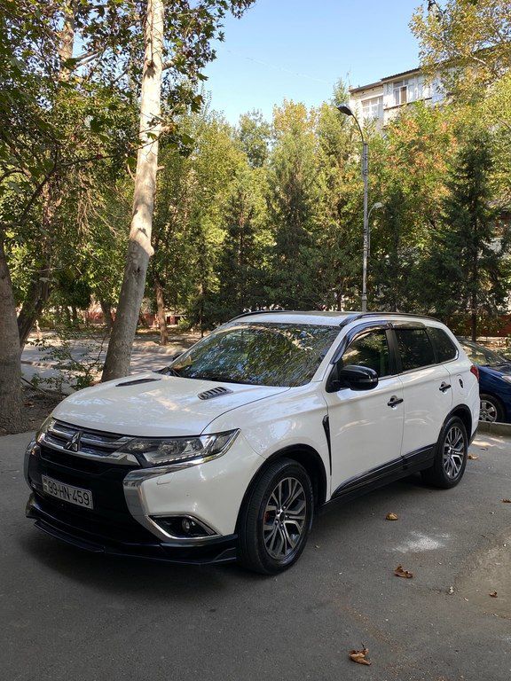 Mitsubishi Outlander, 3.0 L, 2015 il, 180 000 km — Avtomobillər, Mingəçevir