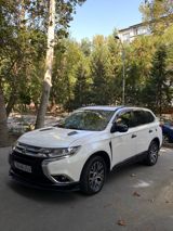 Mitsubishi Outlander, 3.0 L, 2015 il, 180 000 km — Cars