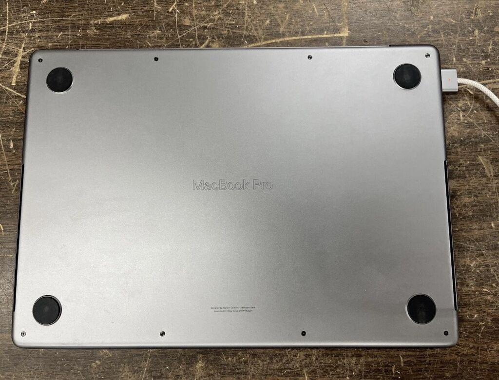 Apple MacBook Pro M3 noutbuku, space gray rəngdə, orijinal qutusu və — Apple Macbook, Bakı (8)