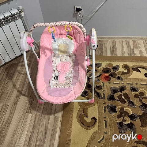 Uşaq üçün elektrikli yelləncək-beşik. Çəhrayı rəngdə, yumşaq