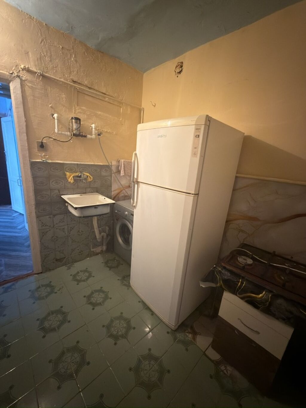 Kirayə verilir: sadə planlı mənzil (şəkillərdə göstərilən). - Mətbəx — Daşınmaz əmlak, Sabirabad (2)