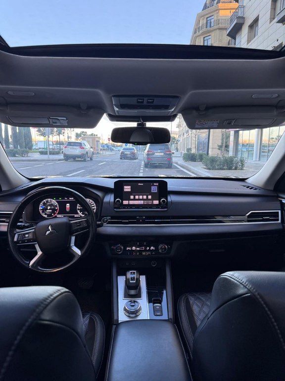 Mitsubishi Outlander, 2.5 L, 2022 il, 125 000 km — Avtomobillər, Bakı (8)