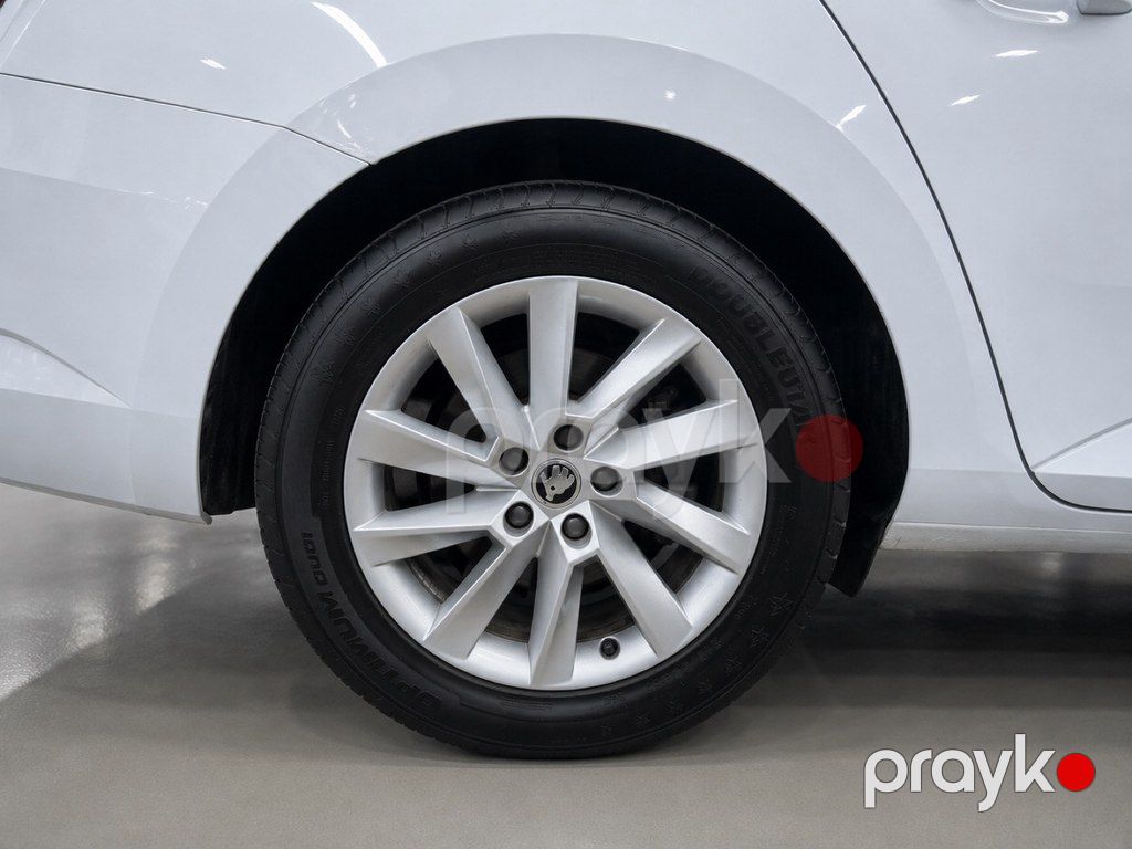 Skoda Superb, 1.8 L, 2019 il, 290 000 km — Avtomobillər, Bakı (3)