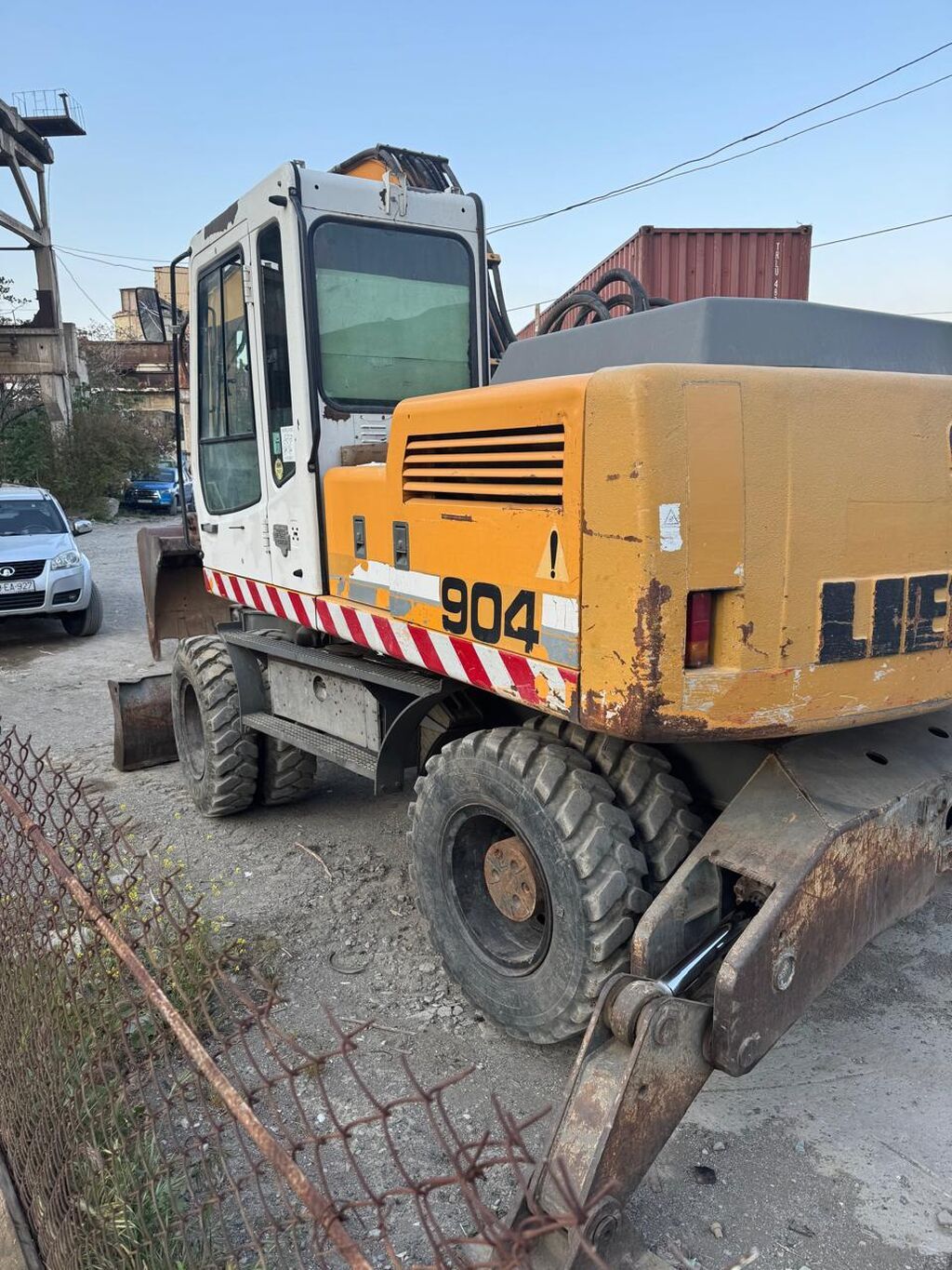 Liebherr 904 təkərli ekskavator.İl 2000, işləmə saatı 27000, çox əla — Ekskavatorlar, Bakı (2)