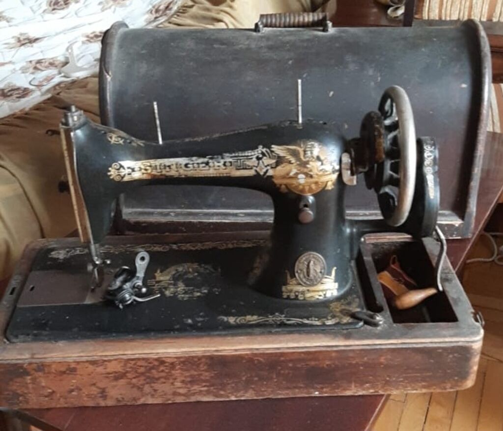 150 azn ZİNGER tikiş masini.Əla tikir.unvan Elmlər 0559591705 vatsapa — Elektronika, Bakı (2)