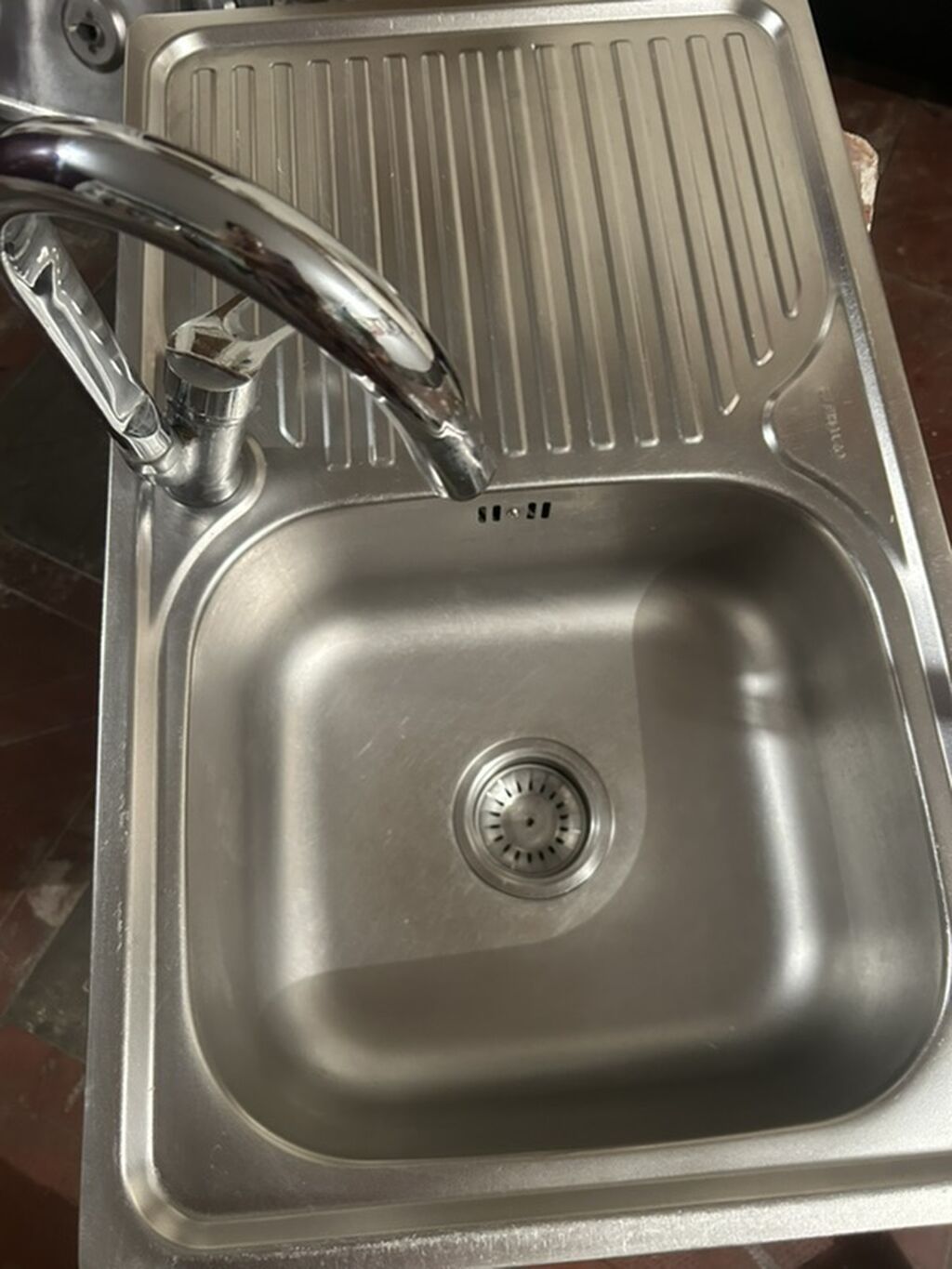 Paslanmayan poladdan mətbəx çanağı satılır. Model tək gözlüdür və sağ — Santexnika, Digah (2)