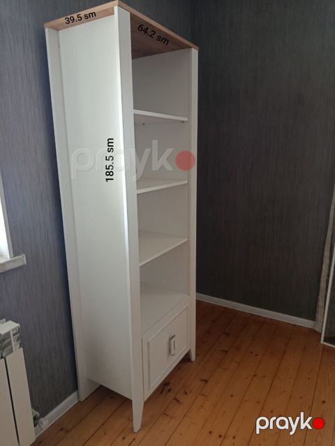 Şkaf 60 azn Ofis salon + kitab refi kimide istifade etmek olar. Ela