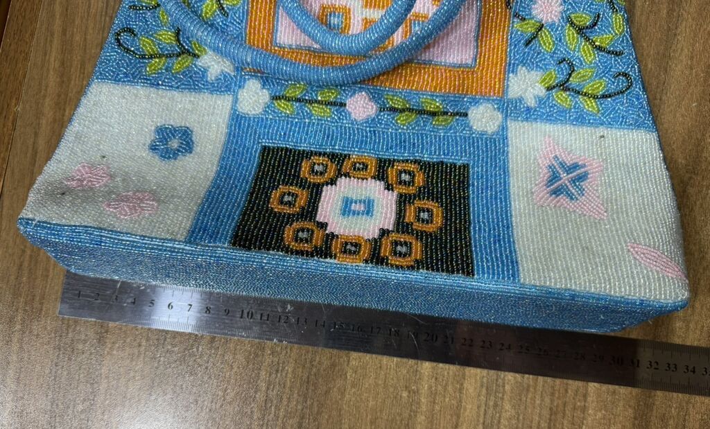 Bəzəkli qadın çantası – əl işi muncuq naxışlı - Dizayn: Patchwork — Çantalar, Bakı (4)