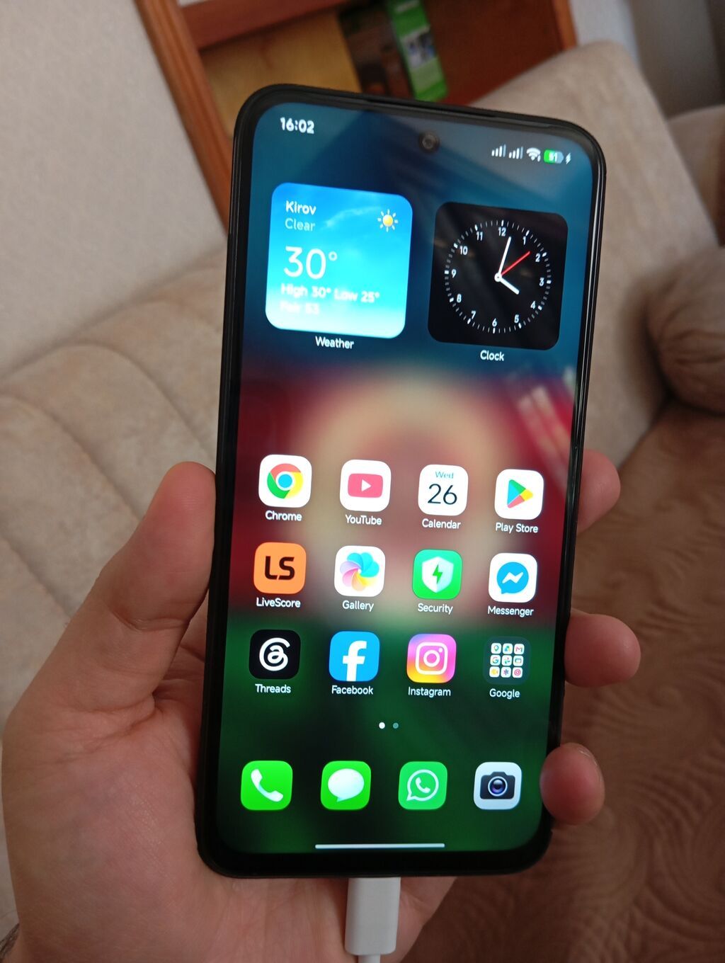 Problemsiz telefondur arxa qapaginda yungun reng getmesi oldugu ucun — Elektronika, Bakı (2)