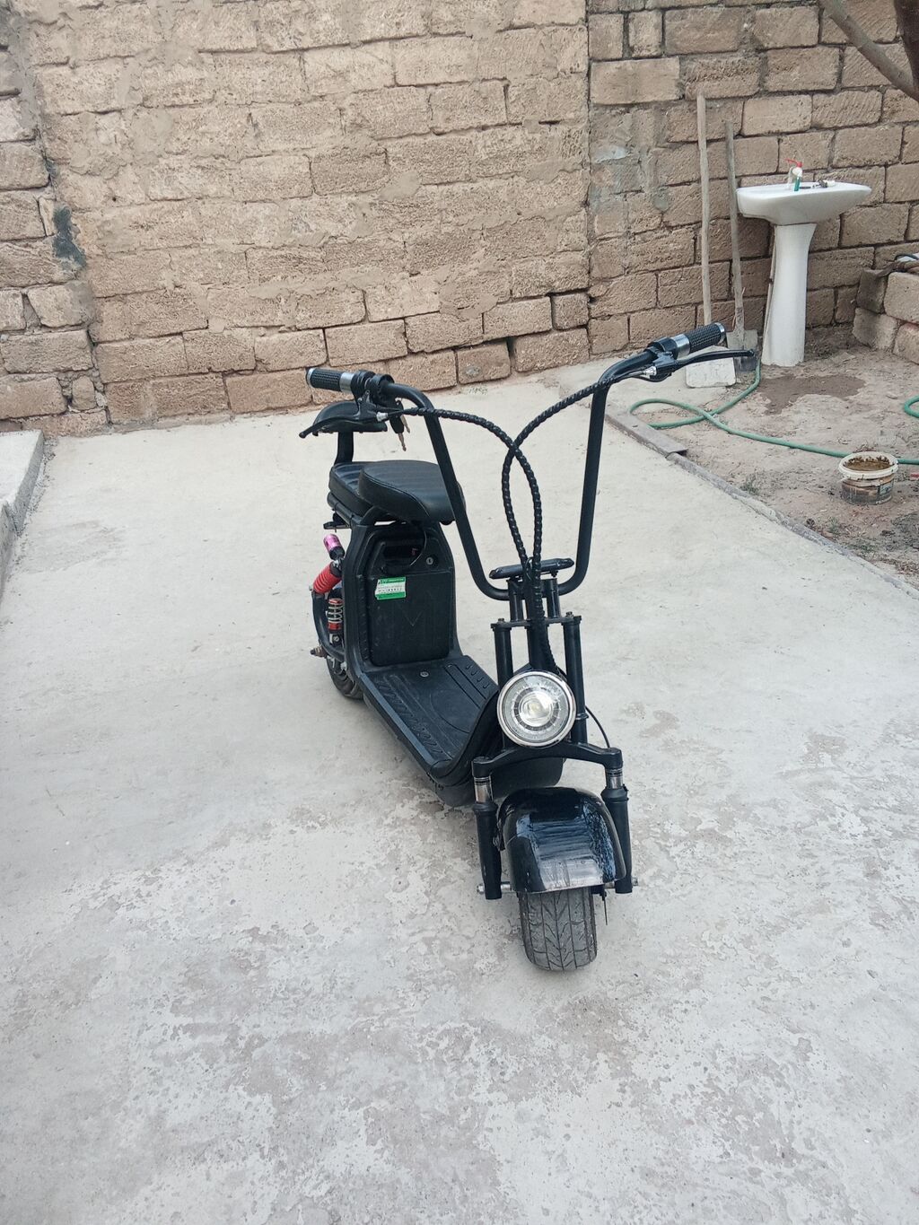 Elektrikli skuter satılır. Qara rəngli, oturacaqlı və kompakt dizayna — Avto, Bakı (3)