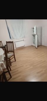 Kirayə mənzil üçün mebel dəsti təqdim olunur. Şəkillərdə görünən — Goods