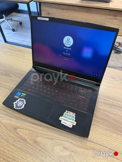 MSI gaming noutbuk Qara rəngli, qırmızı detallı dizayna sahib MSI — Bakı