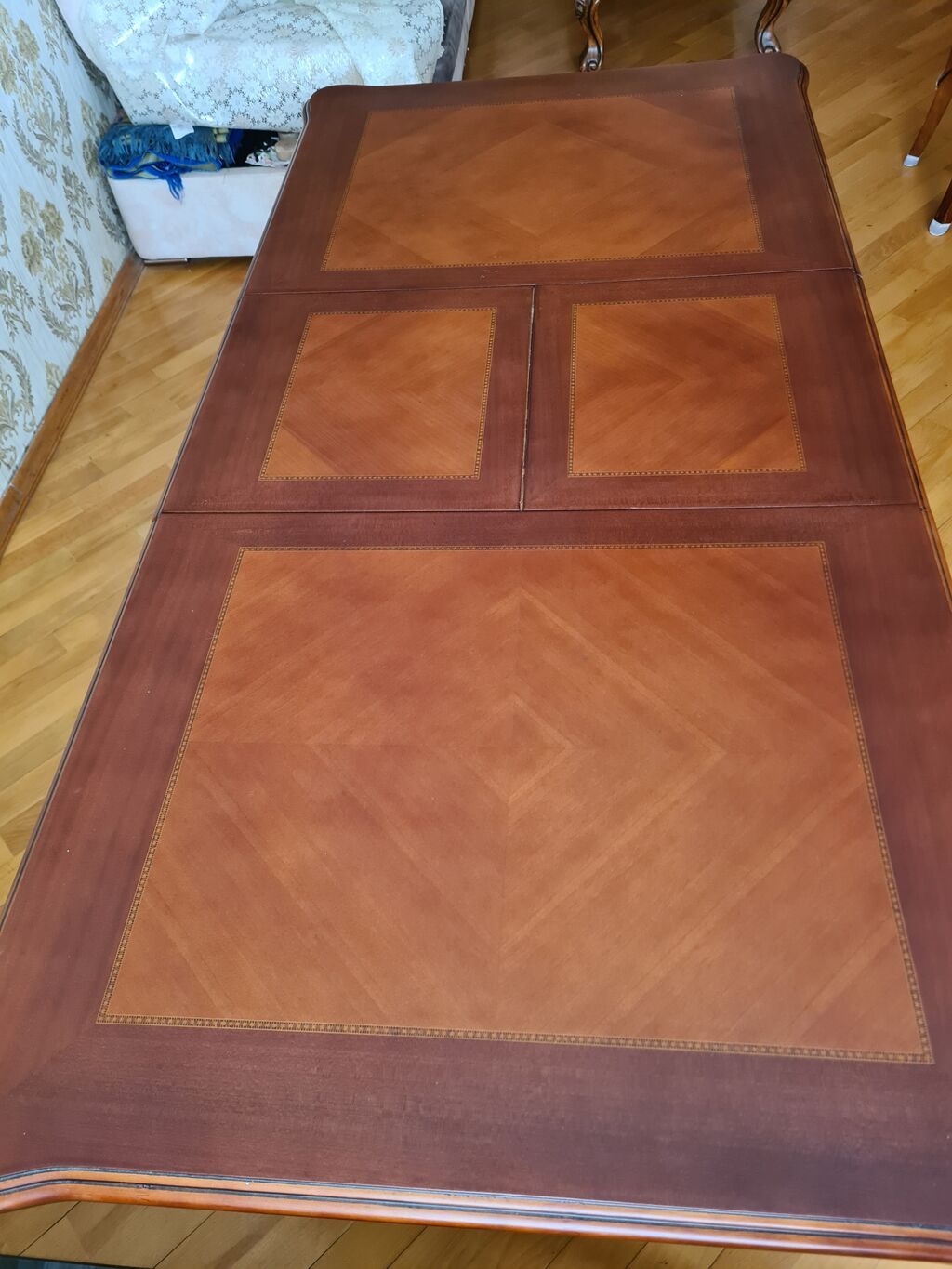 Tek masa tezedi — Masalar, Bakı (4)