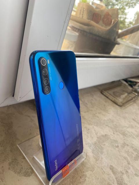 Xiaomi Redmi (mavi rəng) - Arxa dördlü kamera sistemi: 48 MP AI əsas — Gəncə