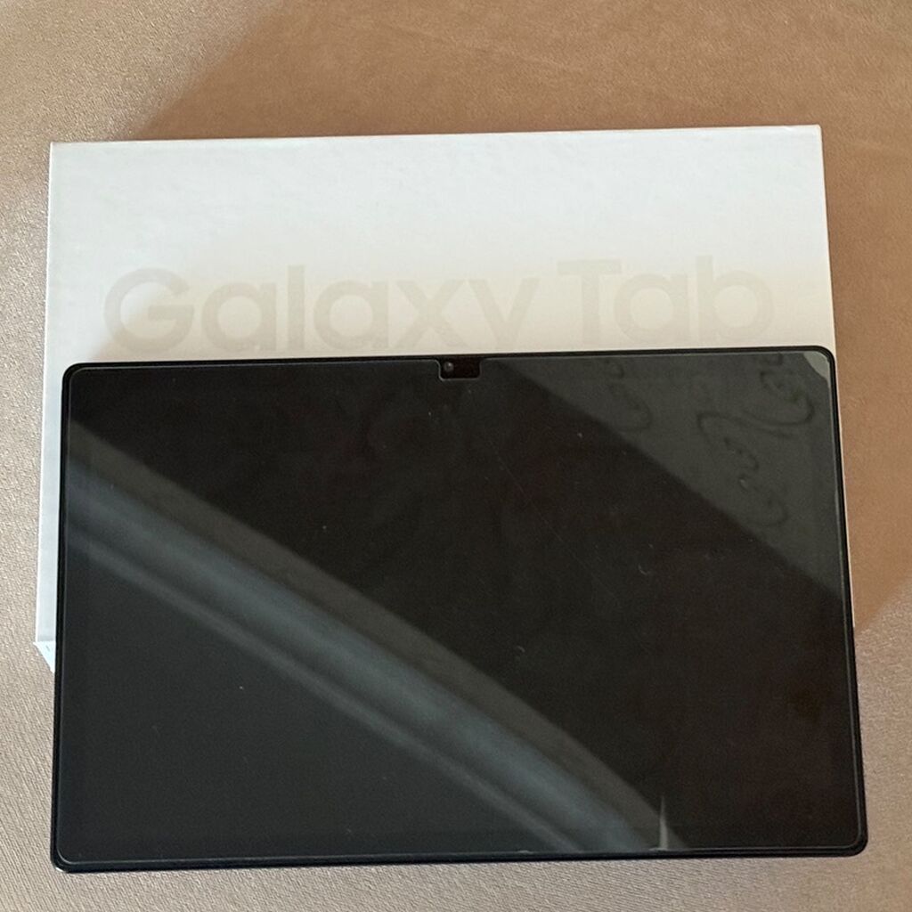 Samsung Galaxy Tab A8 planşeti. Şəkillərdə qutu üzərində model və — Samsung, Bakı (2)
