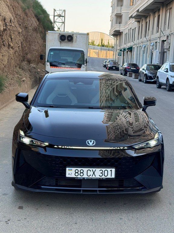 Changan Uni-V iDD, 1.5 L, 18.4 kWh, 2024 il, 26 000 km — Avtomobillər, Bakı