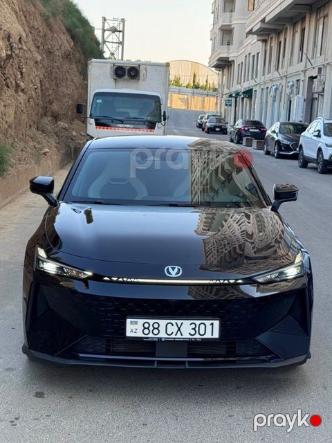 Changan Uni-V iDD, 1.5 L, 18.4 kWh, 2024 il, 26 000 km
