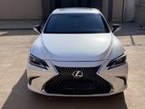 Lexus ES 300h, 2.5 L, 1.6 kWh, 2019 il, 129 000 km — Автомобили