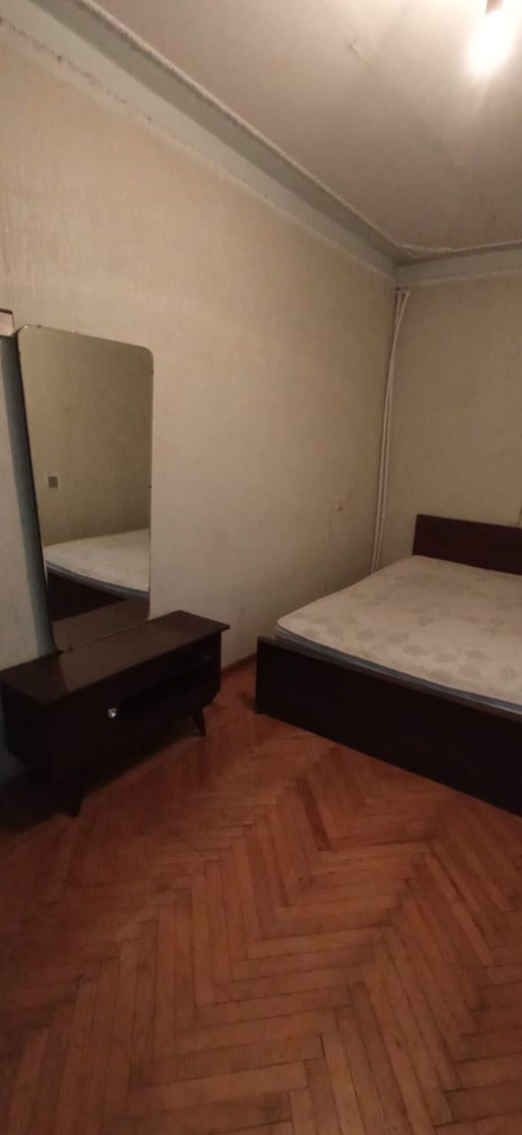 Razinde köhnə Dvaresle üzbəüz Icranın yaxınlığında 2ci mertebede 2 — Daşınmaz əmlak, Bakı (6)