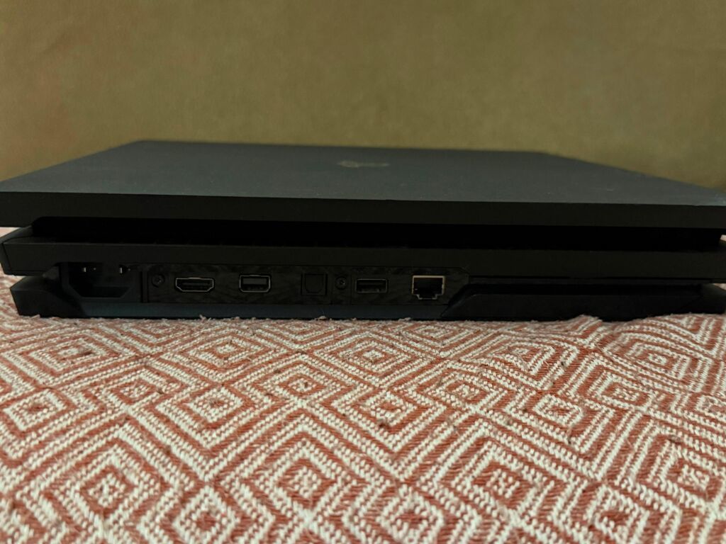 Sony PlayStation 4 Pro oyun konsolu. Lazımi qulluq görünüb termopasta — Oyun konsolları, Bakı (2)
